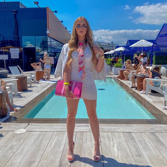 MEET THE POSHER - Picture 2 of 4